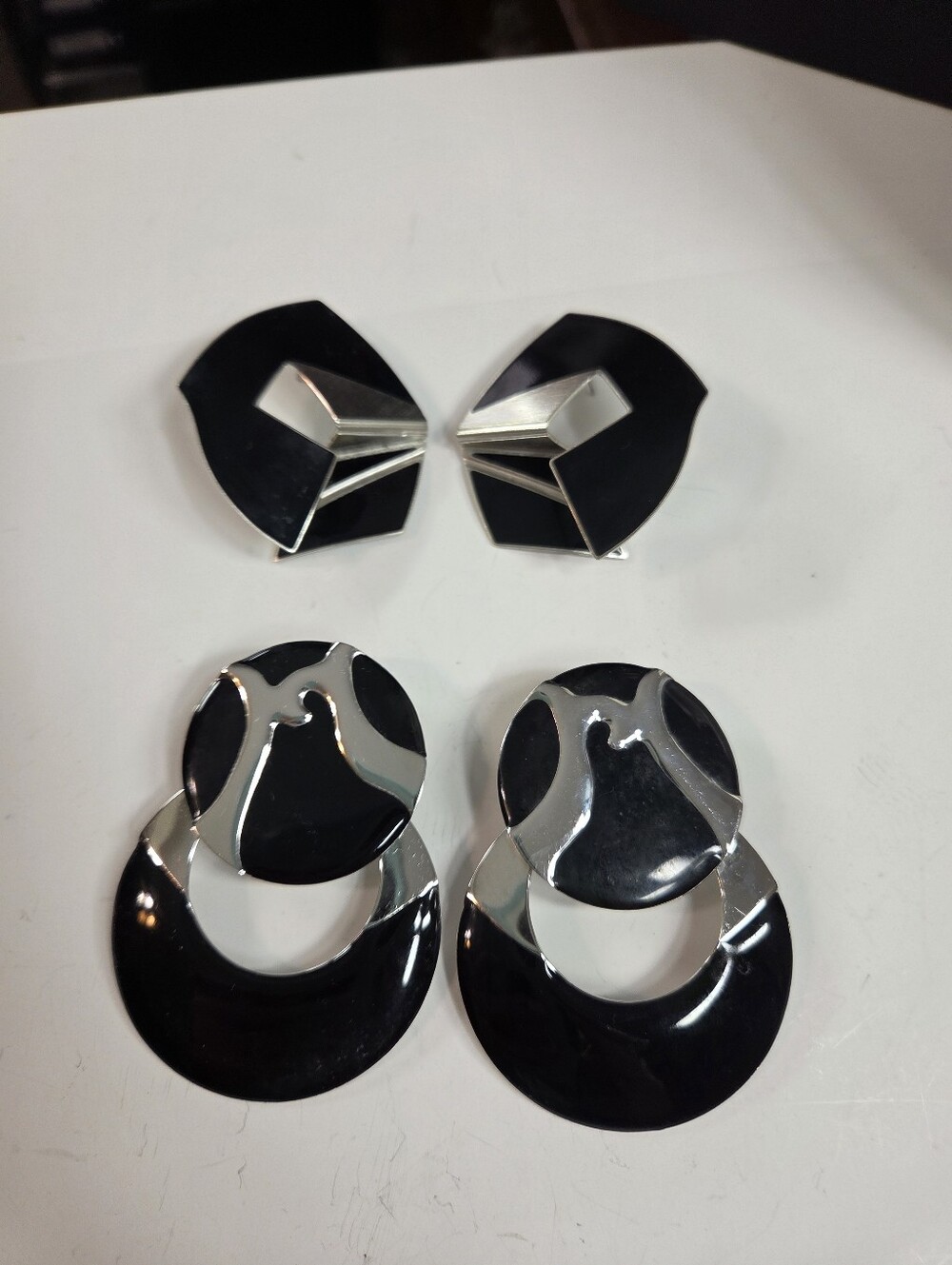 vtg 80s edgar berebi silver tone black enamel abstract geometric pierced earring